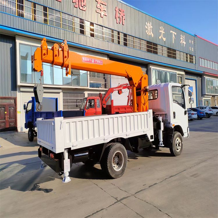 呼和浩特市三轮随车吊定制 农用改装机自备吊中瑞长期出售