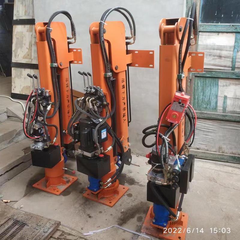 呼和浩特市重汽蓝牌随车吊 3.2吨 国六动力强 液压驱动 农用自卸起重机